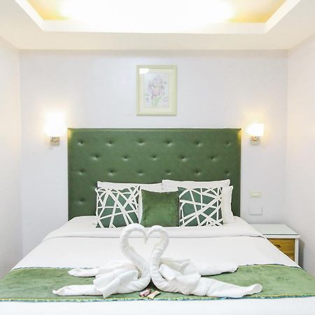 Pacific Bay Grand Suites Манила Экстерьер фото