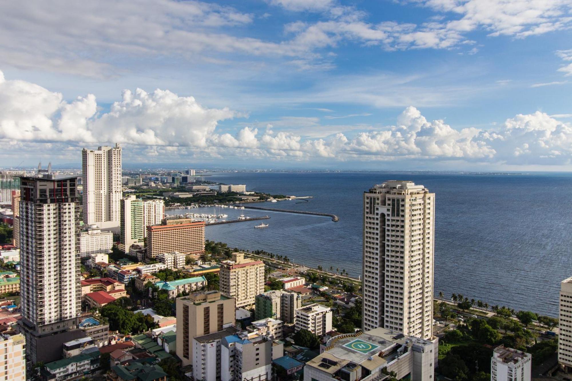 Pacific Bay Grand Suites Манила Экстерьер фото