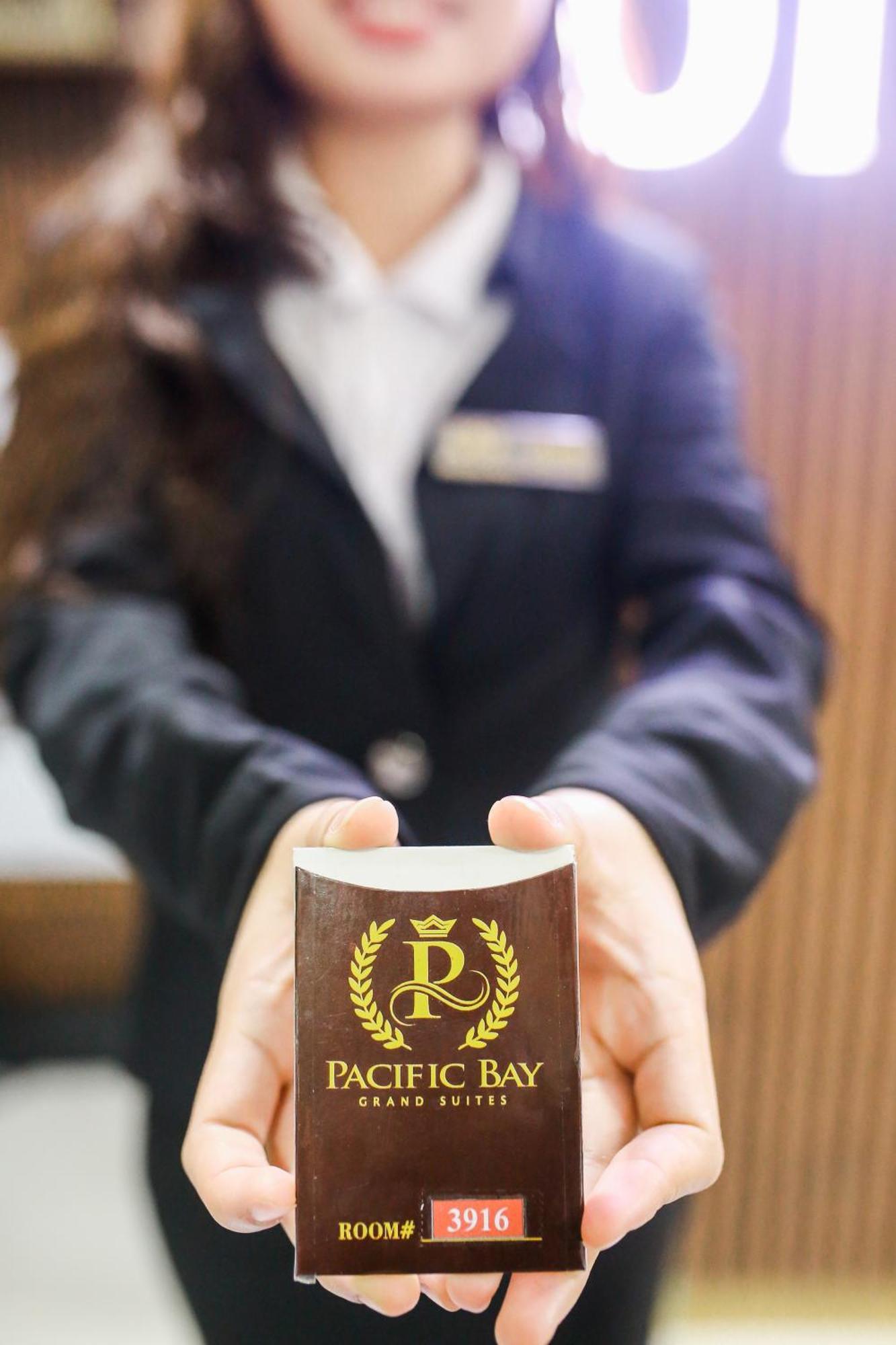 Pacific Bay Grand Suites Манила Экстерьер фото