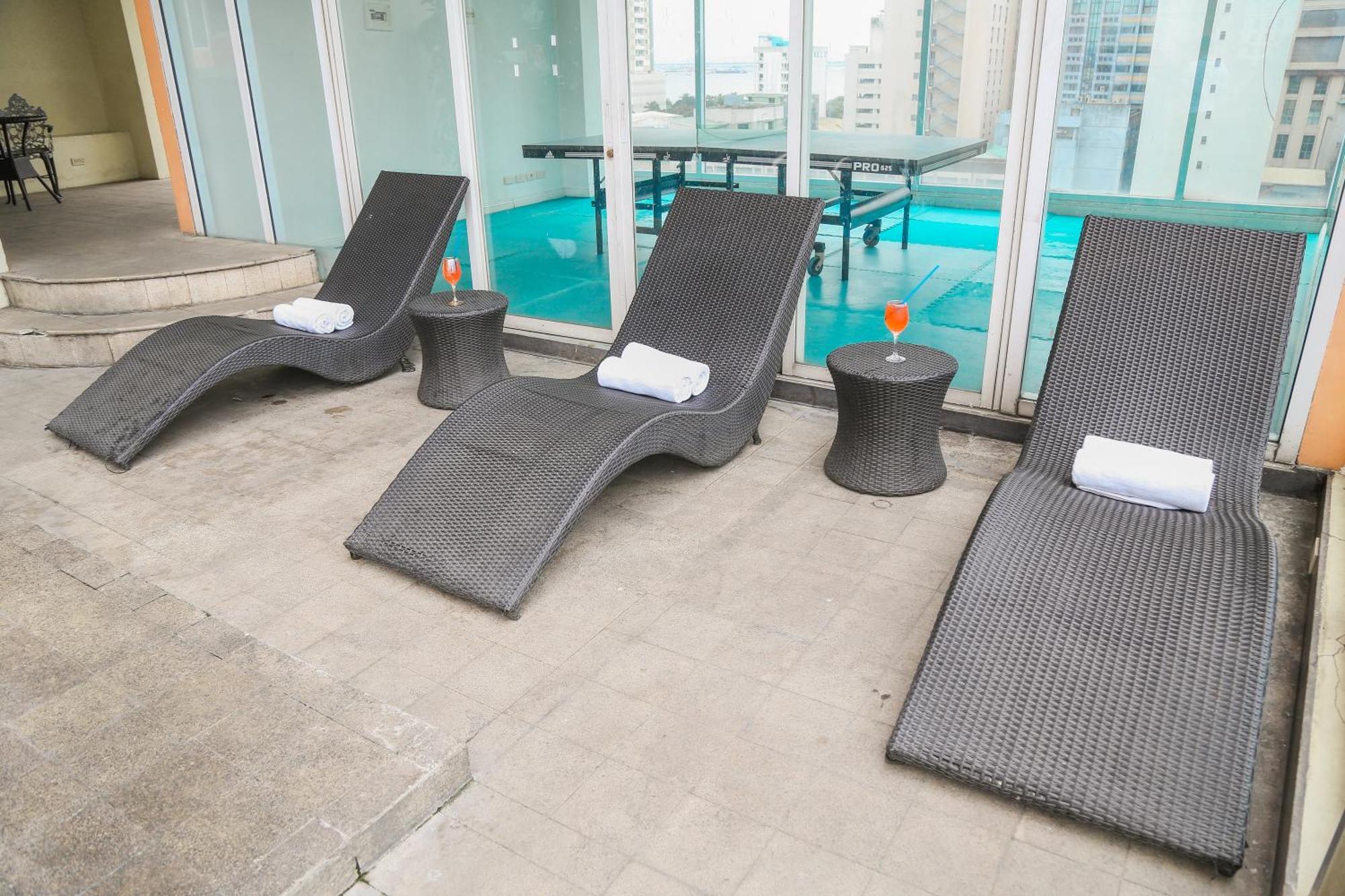 Pacific Bay Grand Suites Манила Экстерьер фото